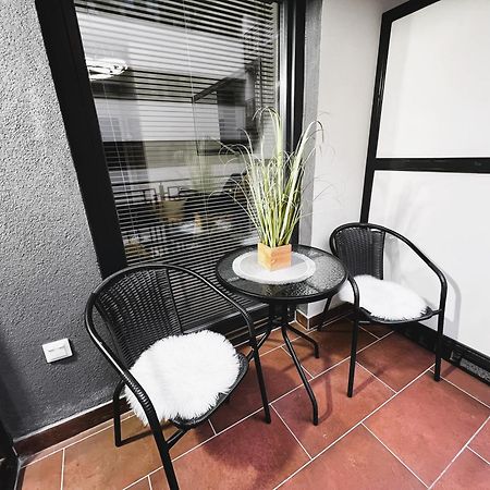 Luxe Central Studio With Pool, Parking & Ac Boedapest Buitenkant foto