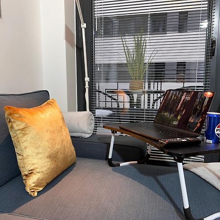 Luxe Central Studio With Pool, Parking & Ac Boedapest Buitenkant foto