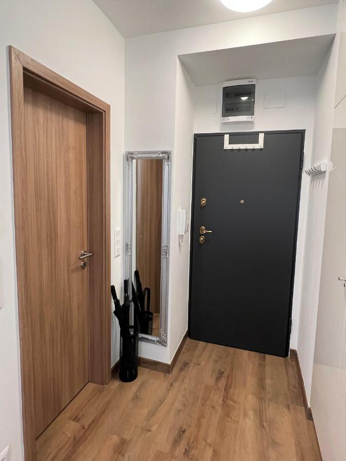 Luxe Central Studio With Pool, Parking & Ac Boedapest Buitenkant foto