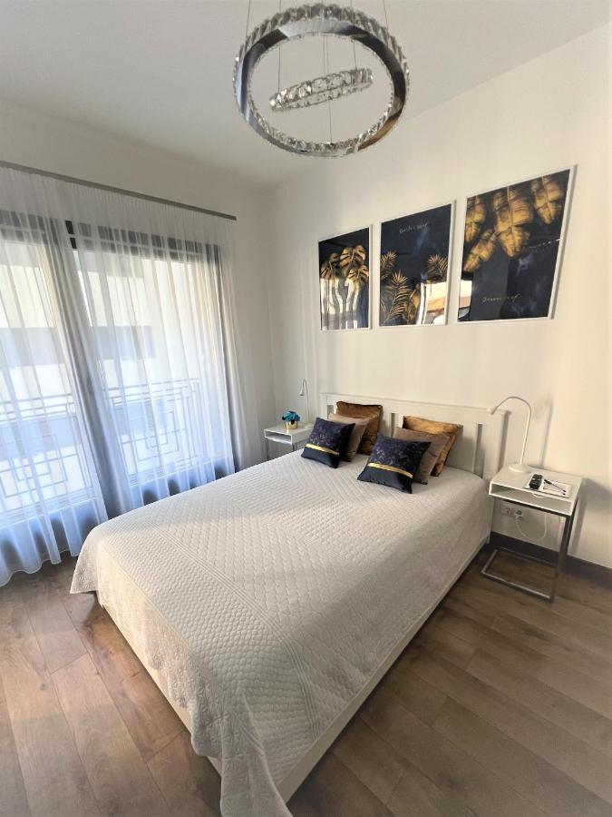 Luxe Central Studio With Pool, Parking & Ac Boedapest Buitenkant foto