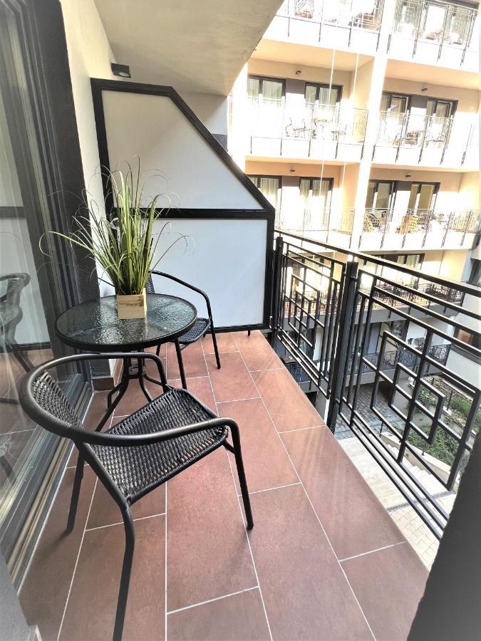Luxe Central Studio With Pool, Parking & Ac Boedapest Buitenkant foto