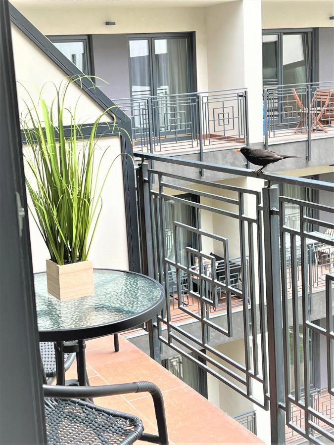 Luxe Central Studio With Pool, Parking & Ac Boedapest Buitenkant foto