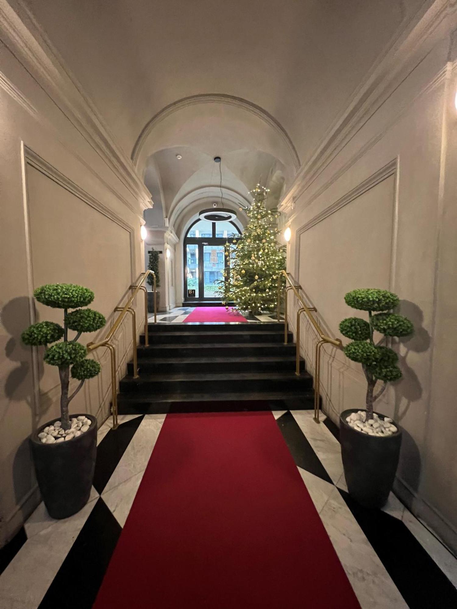 Luxe Central Studio With Pool, Parking & Ac Boedapest Buitenkant foto