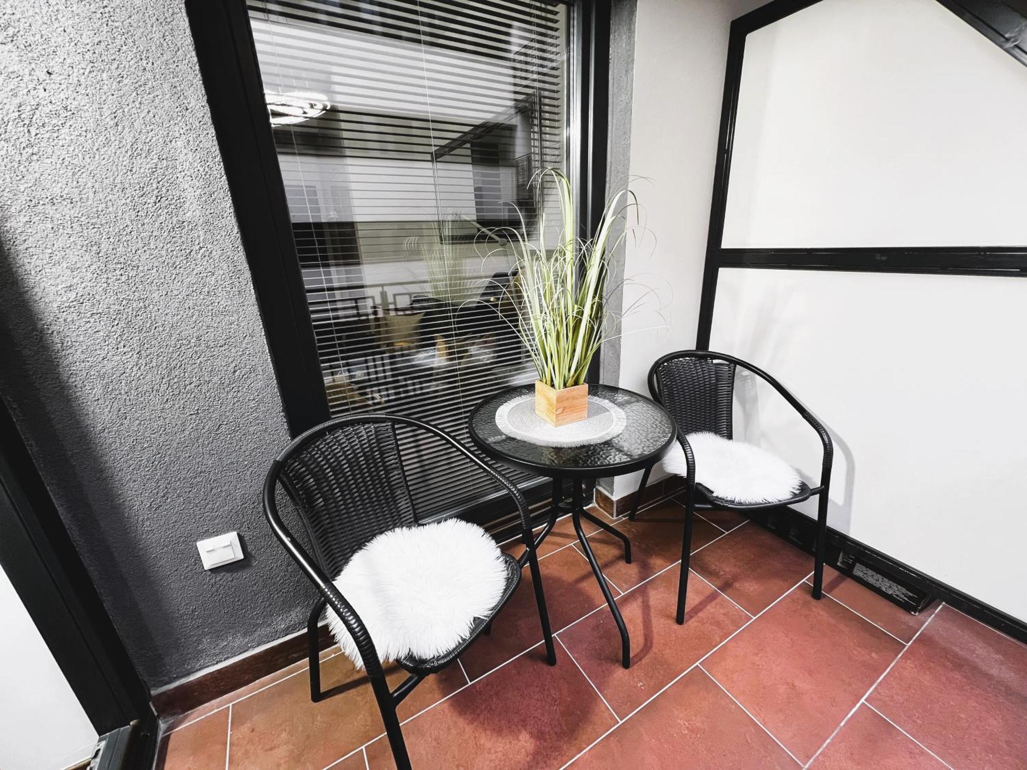 Luxe Central Studio With Pool, Parking & Ac Boedapest Buitenkant foto