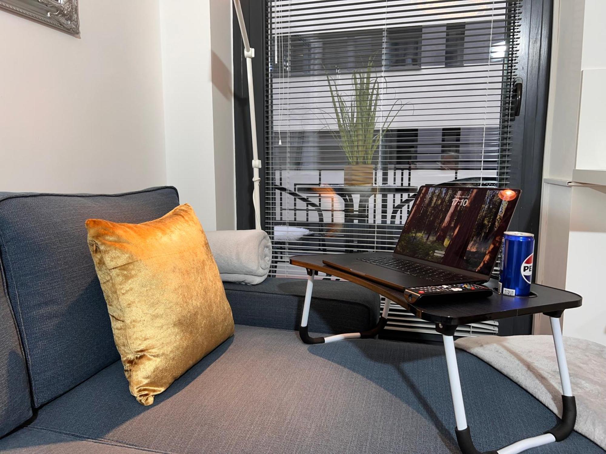 Luxe Central Studio With Pool, Parking & Ac Boedapest Buitenkant foto