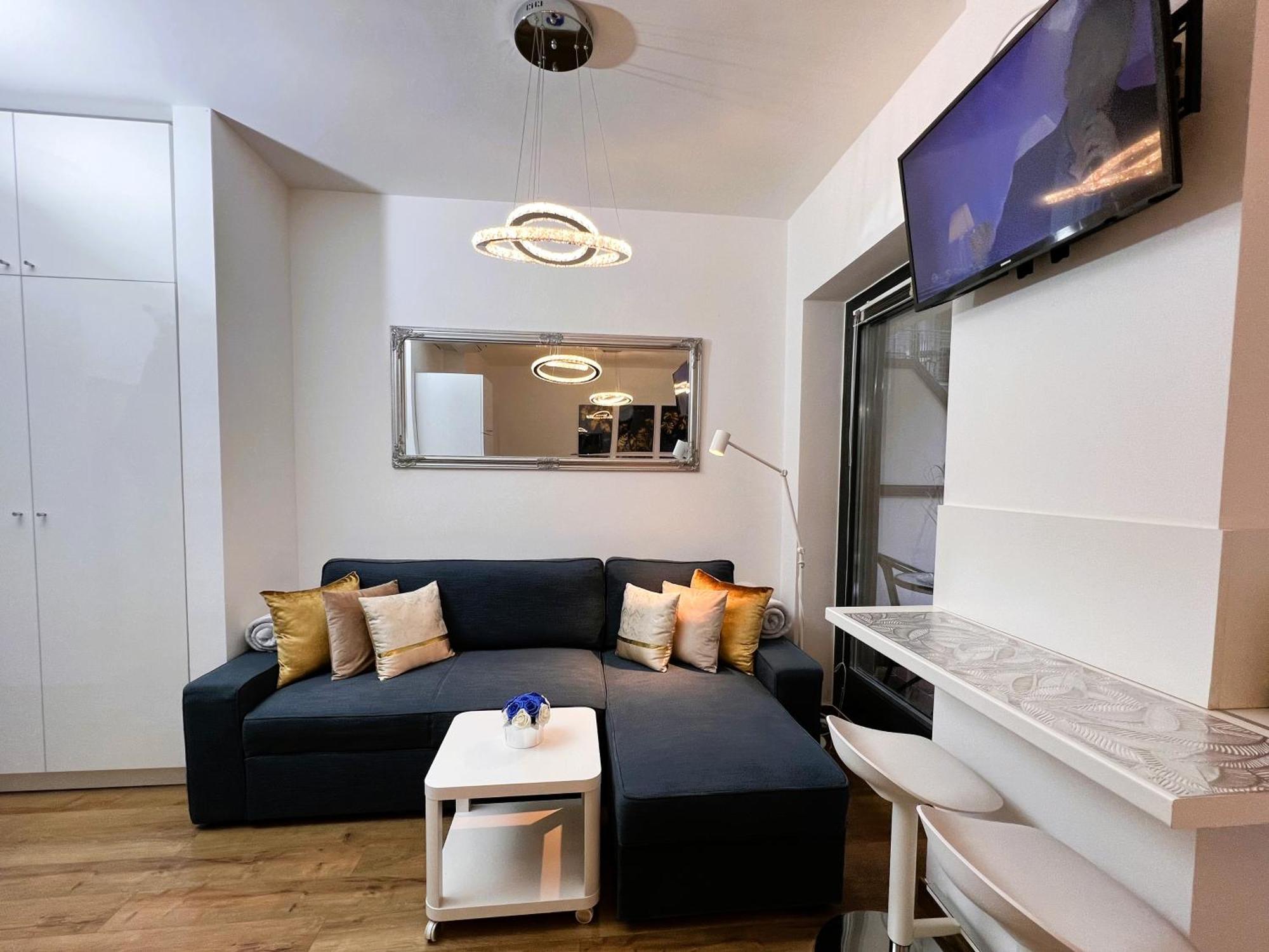 Luxe Central Studio With Pool, Parking & Ac Boedapest Buitenkant foto