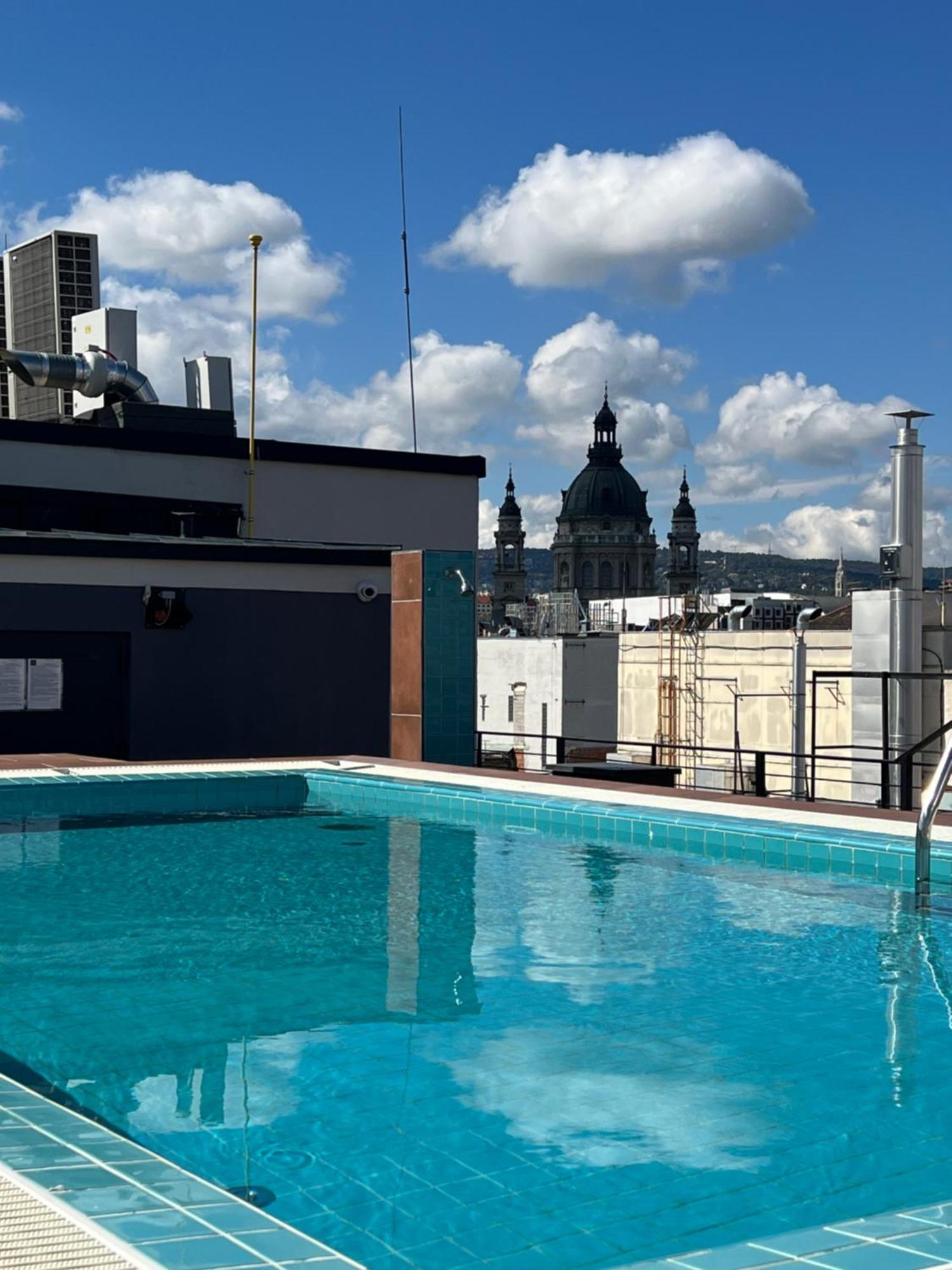 Luxe Central Studio With Pool, Parking & Ac Boedapest Buitenkant foto