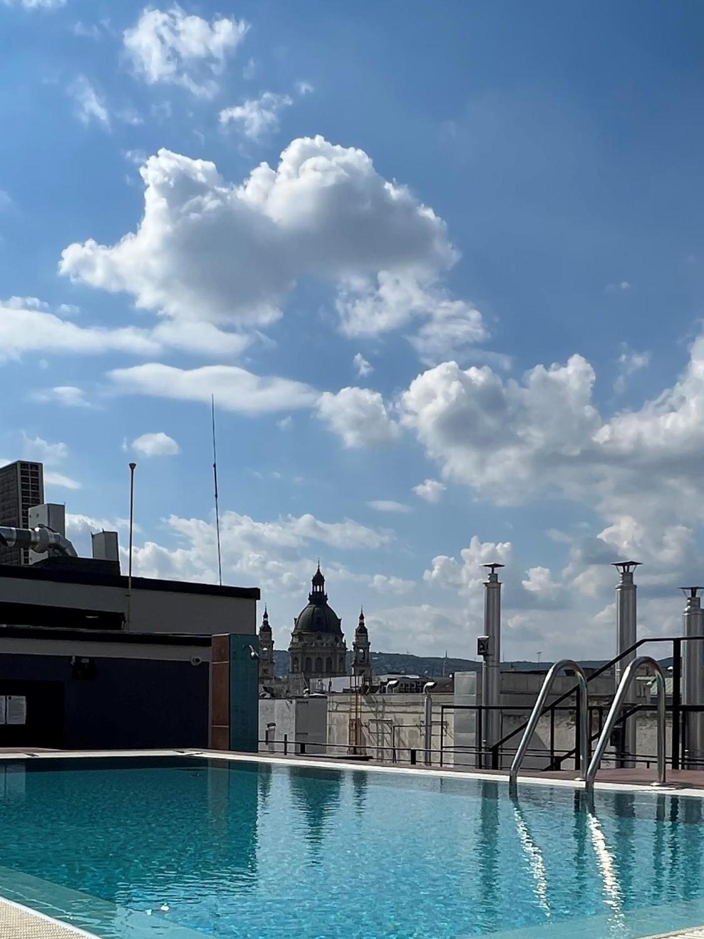 Luxe Central Studio With Pool, Parking & Ac Boedapest Buitenkant foto
