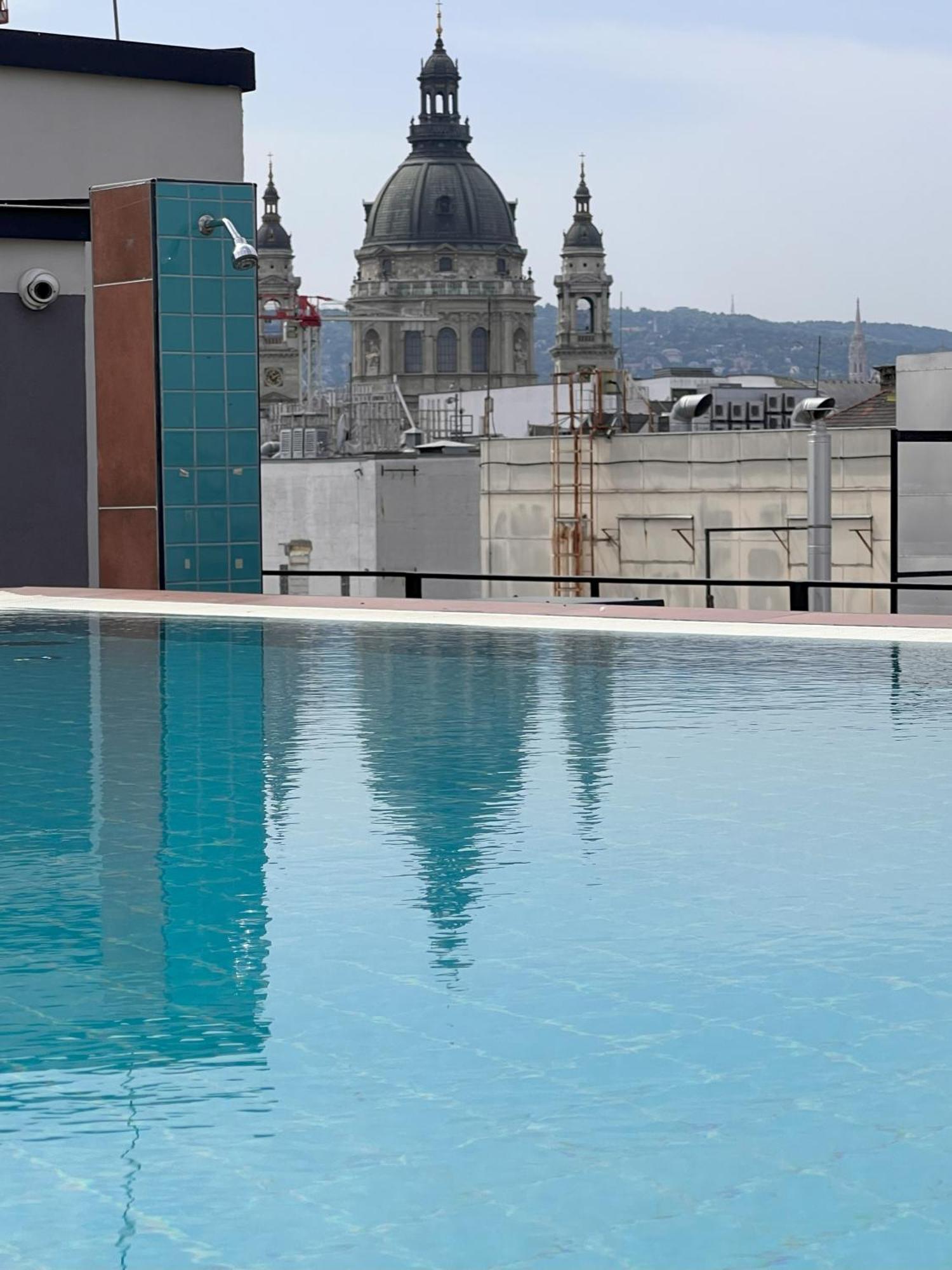 Luxe Central Studio With Pool, Parking & Ac Boedapest Buitenkant foto